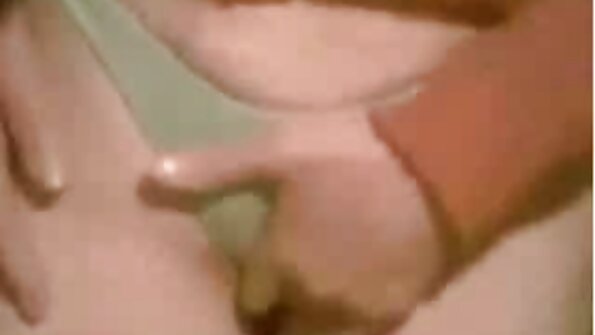 એવેલિન સ્ટોન તેની બસ્ટી ગર્લફ્રેન્ડ સાથે મસ્તી કરી રહ્યો છે બીપી ફુલ