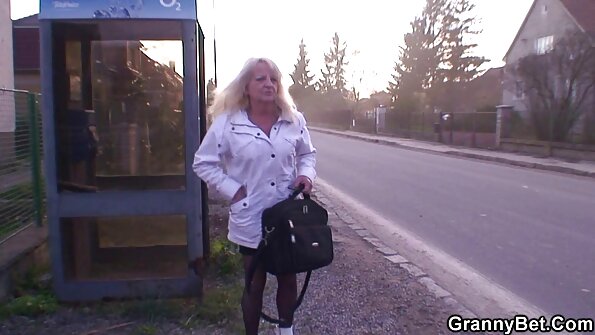 મોટા ટોટી સાથે ગાય બીપી ઇંગલિશ છે fucking milf