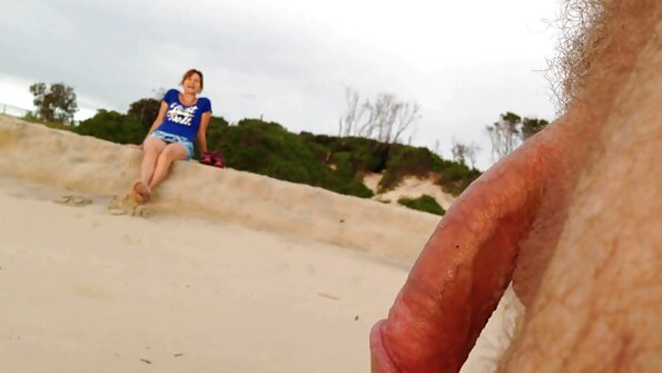 સોનેરી અને એક શ્યામા ચાટતી વખતે ગુજરાતી બીપી વીડીયો ટોટી શેર કરે છે