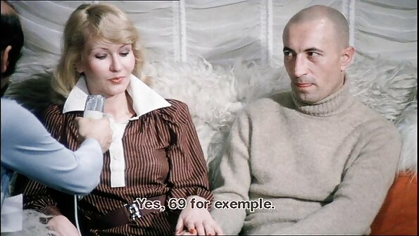 સ્લિમ મહિલા સેક્સી વર્કઆઉટ કરી બીપી 2017 રહી છે