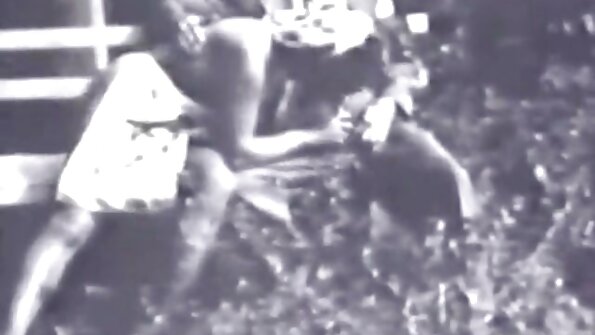 એમ્મા સેક્સી કાર્ડિયો વર્કઆઉટ કરી રહી છે બીપી દેશી