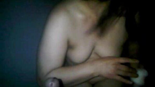 સ્વૈચ્છિક બીપી વીડિયો સ્ત્રી તેના પલંગમાં ફસાઈ ગઈ