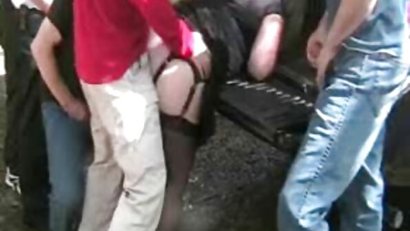 Frisky સોનેરી MILF તેના હોઠ અને ચૂત ઓપન વીડીયો બીપી hubby માતાનો ટોટી આસપાસ આવરિત