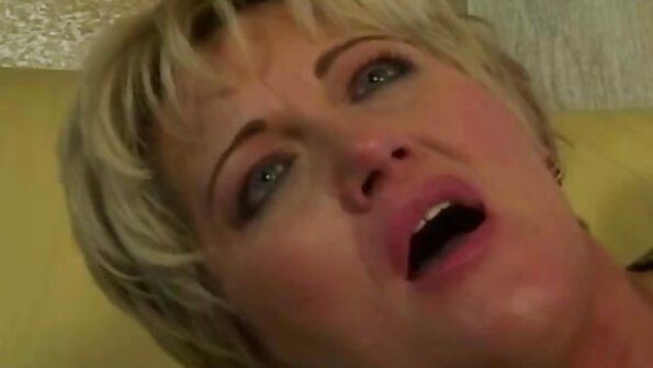 Aletta Ocean હાર્ડ pecker સર્વિસ સની લિયોન સેકસી બીપી વીડીયો કર્યા બાદ તેના મોટા tits પર કમ લે છે