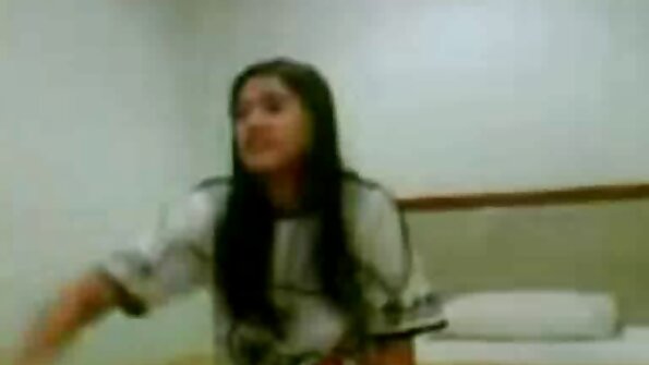 એક અદભૂત બીપી ઇંગલિશ હંગેરિયન સ્લટ તરફથી ઓરલ જોબ