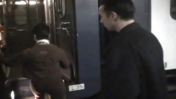 શિંગડા બીપી વીડીયો 2017 વ્યક્તિએ તેના શ્રેષ્ઠ મિત્રની મમ્મીને ચોદ્યા