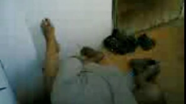 અદભૂત સોનેરી કેલી એરિકસન તેના રેક્સ પ્રદર્શિત કરે છે બીપી ઓપન સેક્સ વીડીયો