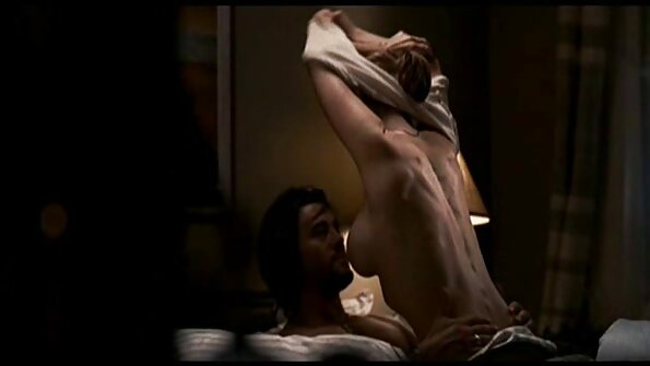 પીટર તેની બીપી પિક્ચર ઓપન બેબીસીટરને ચોરી કરતા પકડે છે અને તેને સખત વાહિયાત કરે છે