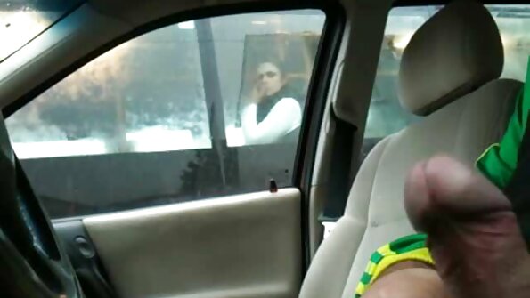 મોટા નકલી સ્તનો સાથે પરિપક્વ મેરી રાઇડર એક યુવાન ટોટી પર બીપી વીડિય કૂદકો લગાવે છે