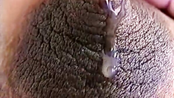 પલંગ પર વાયોલેટ સ્ટાર તેના ટૂંકા વાળવાળા મિત્રને આનંદિત કરે સેકસી વીડીયા બીપી છે