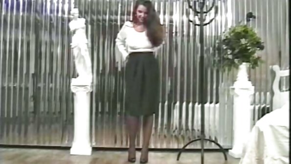 નિક્કી બ્લુ બીપી ડેલાનોએ કપડાં ઉતારવાનું નક્કી કર્યું