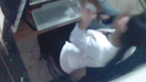 Hot MILF Grind Over A Guys Beef હિન્દી બીપી સેક્સ વીડીયો