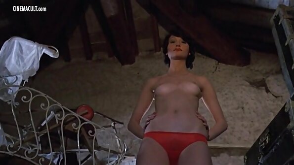 નગ્ન ગુજરાતી બીપી વીડીયો મહિલા તેના પગ ફેલાવી રહી છે