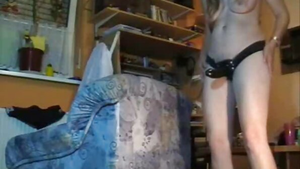 હોટ બેબ્સ બીપી વીડીયો ફીલમ તેમના ઓફિસના મિત્રોને અશ્લીલ કરે છે