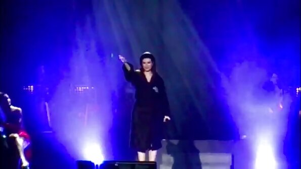 ટીના બીપી સેકસી વીડિયા ફાયર ટેટૂ કરેલા સ્ટેલિયન દ્વારા યોગ્ય રીતે ચોરાય છે