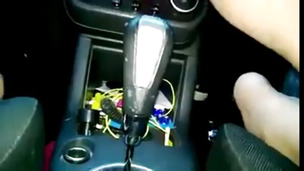 બસ્ટી milfs સેકસી બીપી સેકસી વીડિયો એક ડિલિવરી વ્યક્તિ fucking છે