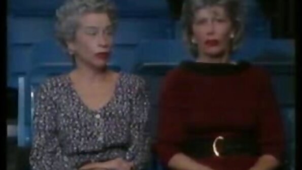 ઝેન્ડર ઓનલાઈન બીપી તેના ભાઈઓ હોટ વાઇફી સાથે વ્યસ્ત છે